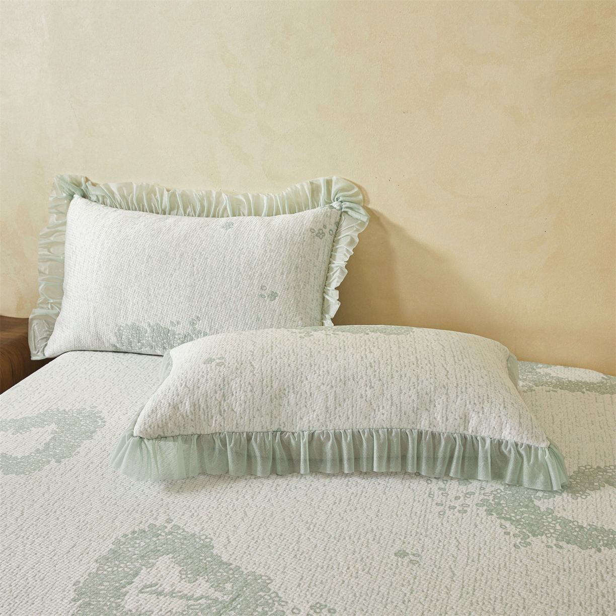 91家纺网 家纺一手货源 找家纺 恒爱家纺 2026新款南极豆超细旦软席三件套 甜蜜生活-绿