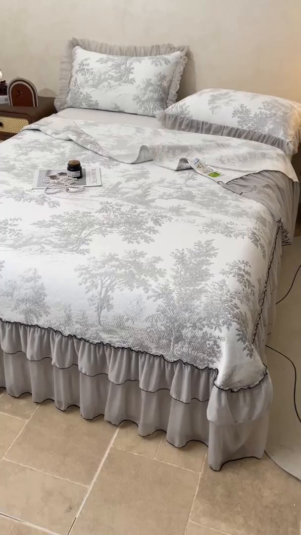 91家纺网 家纺一手货源 找家纺 恒爱家纺 2026新款南极豆超细旦软席三件套 沙漠胡杨-灰