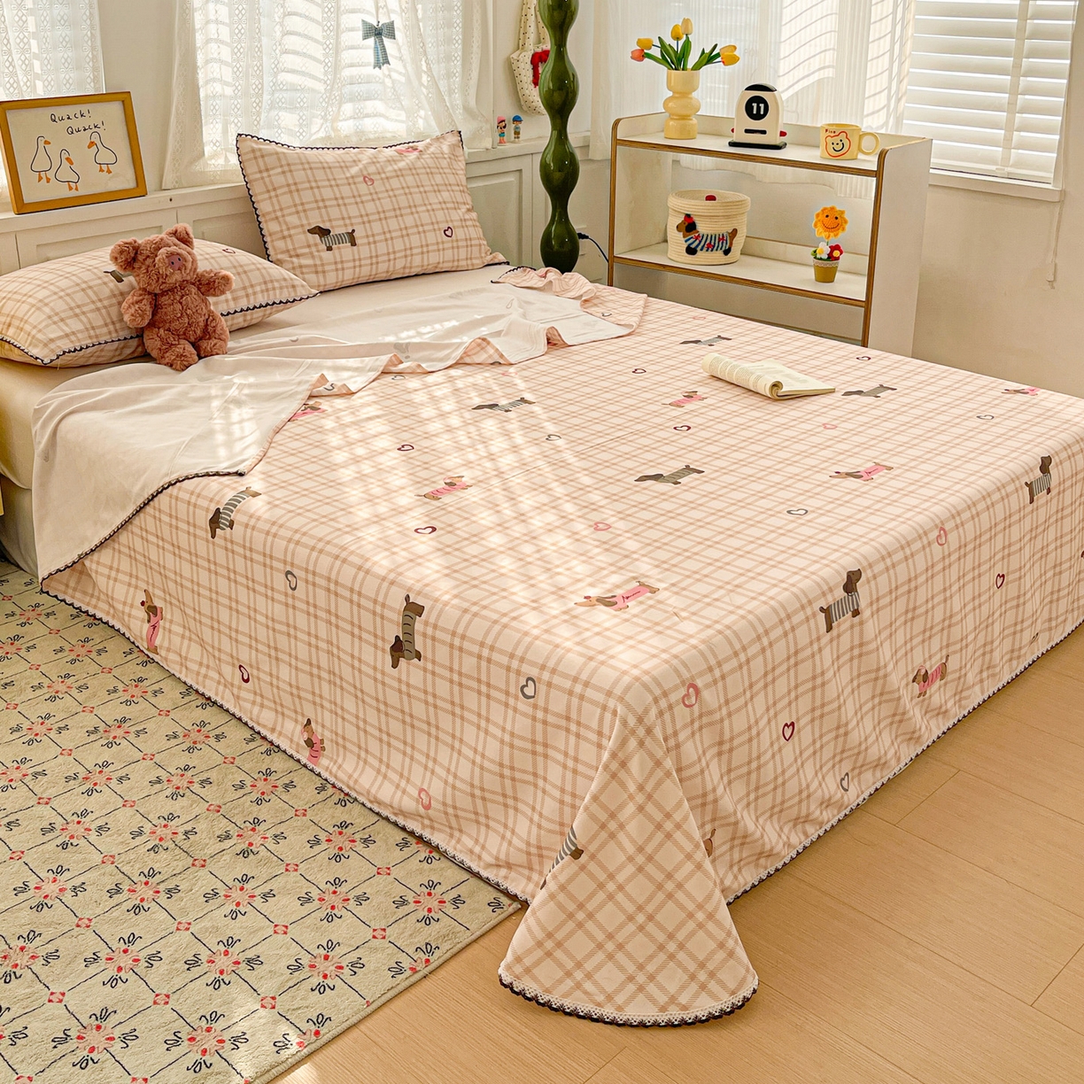 91家纺网 家纺一手货源 找家纺 纽缦家纺 2026新款舒适透气细沙卡通印花花边老粗布床单凉席席子 英伦小狗-粉