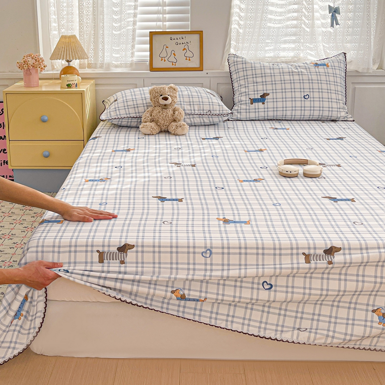 91家纺网 家纺一手货源 找家纺 纽缦家纺 2026新款舒适透气细沙卡通印花花边老粗布床单凉席席子 英伦小狗-蓝