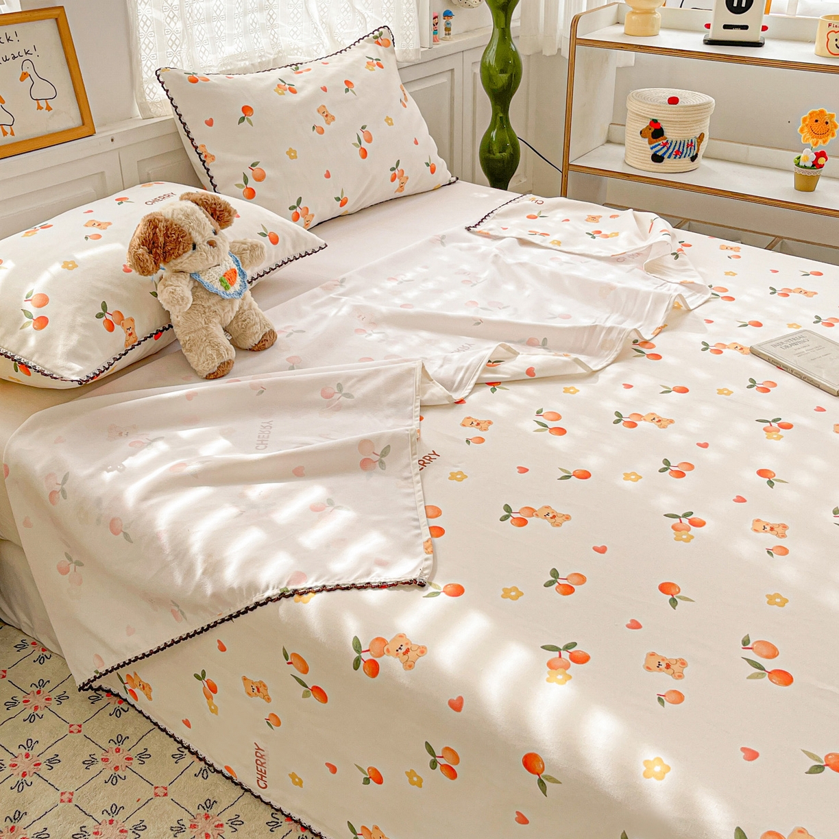 91家纺网 家纺一手货源 找家纺 纽缦家纺 2026新款舒适透气细沙卡通印花花边老粗布床单凉席席子 樱桃熊-米