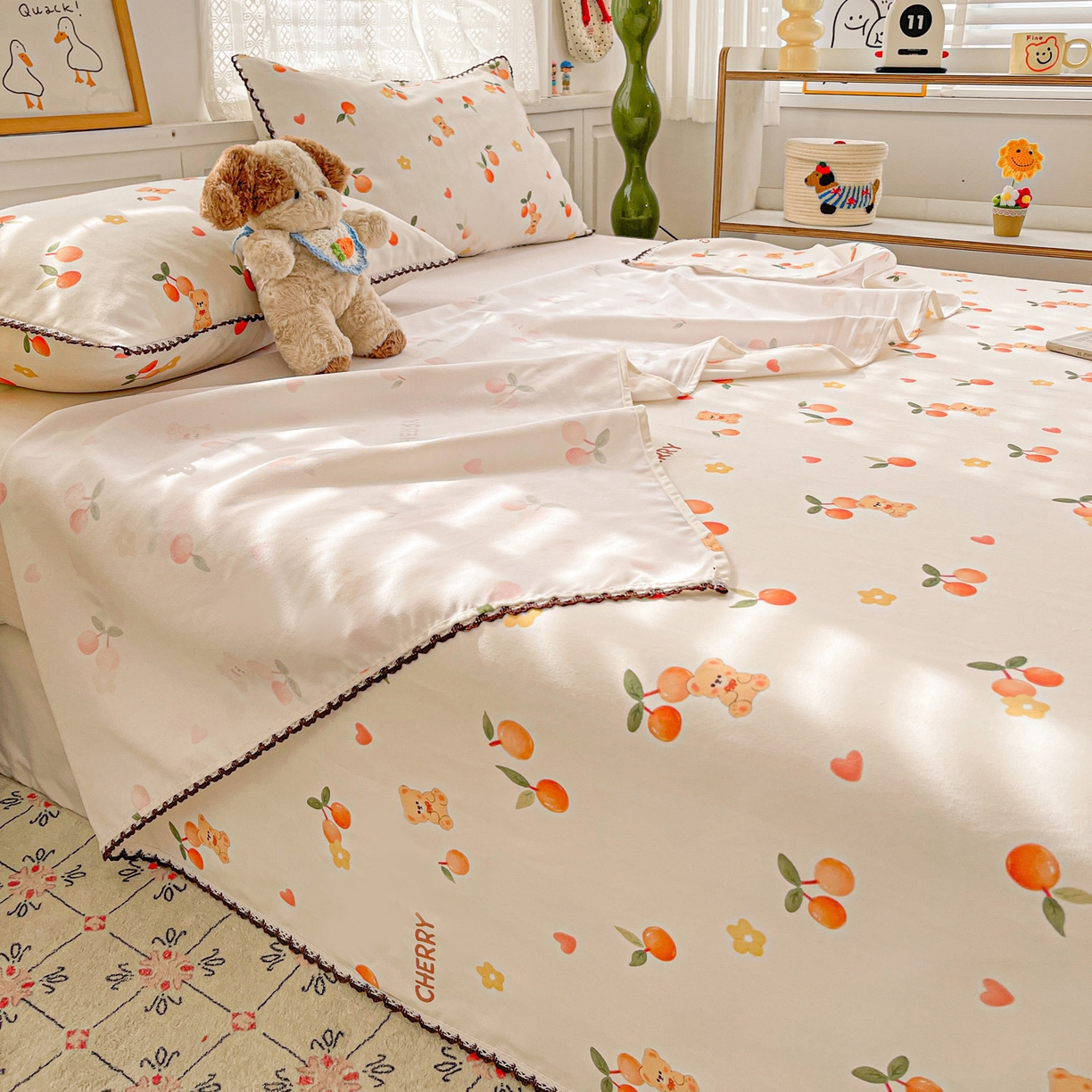 91家纺网 家纺一手货源 找家纺 纽缦家纺 2026新款舒适透气细沙卡通印花花边老粗布床单凉席席子 樱桃熊-米