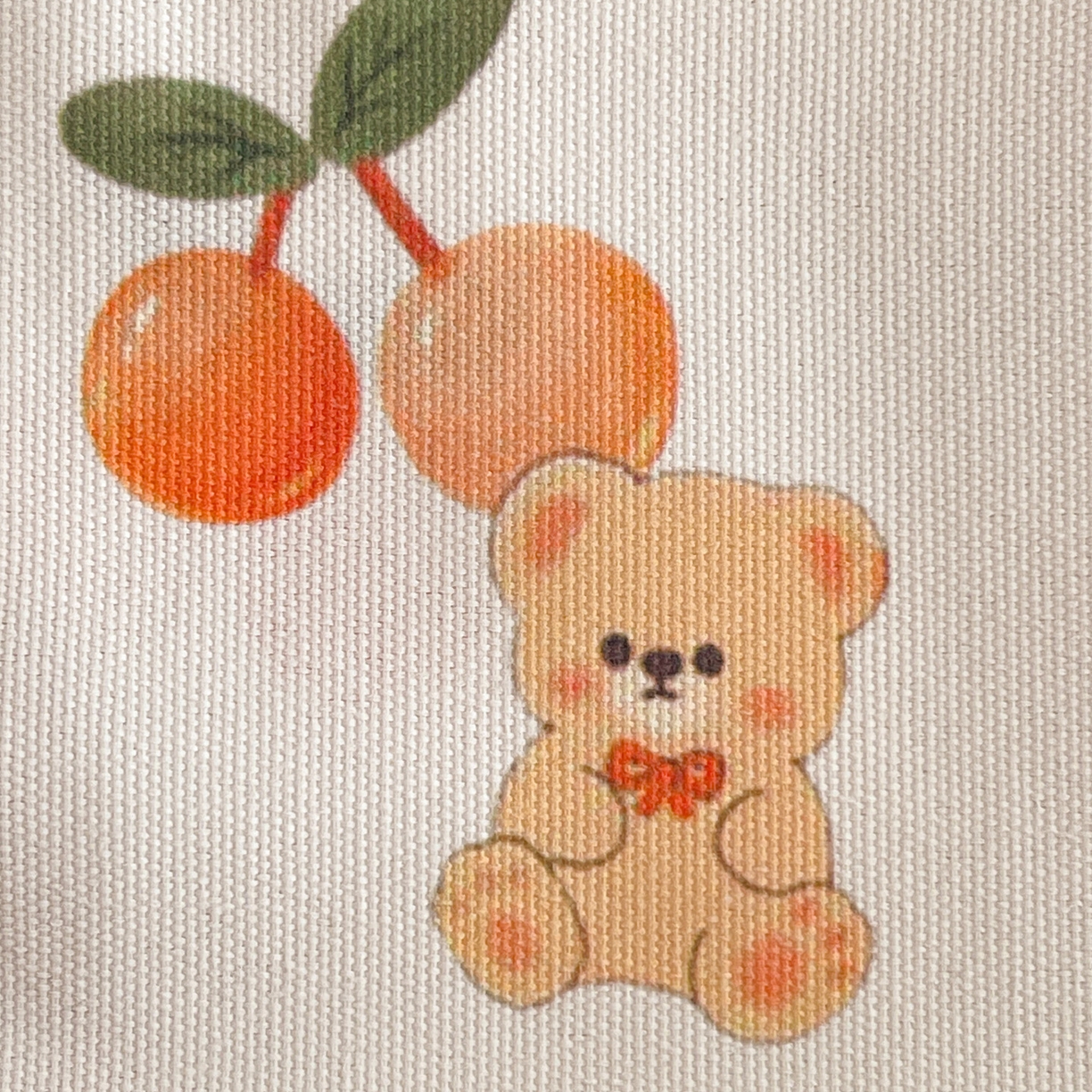 91家纺网 家纺一手货源 找家纺 纽缦家纺 2026新款舒适透气细沙卡通印花花边老粗布床单凉席席子 樱桃熊-米