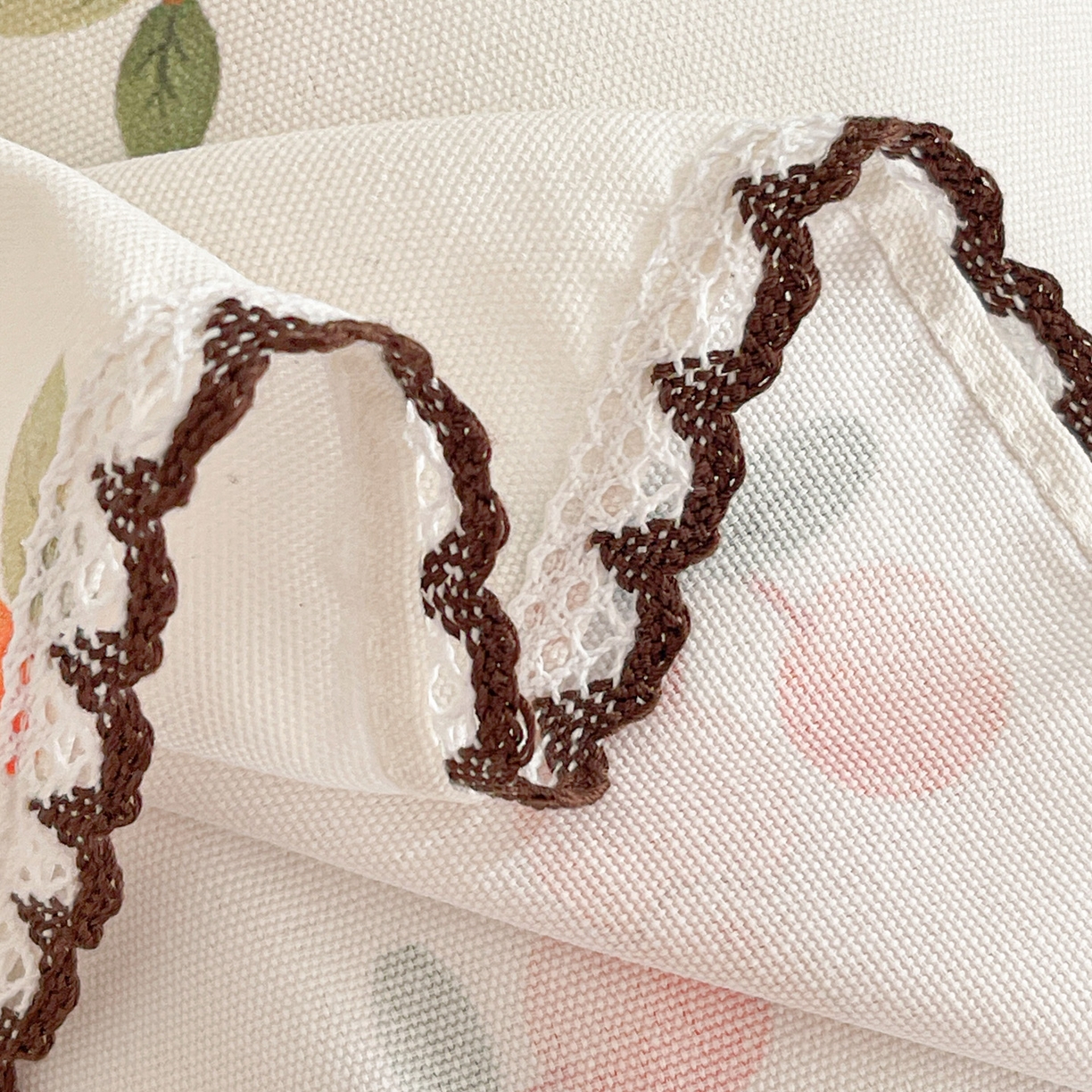 91家纺网 家纺一手货源 找家纺 纽缦家纺 2026新款舒适透气细沙卡通印花花边老粗布床单凉席席子 樱桃熊-米