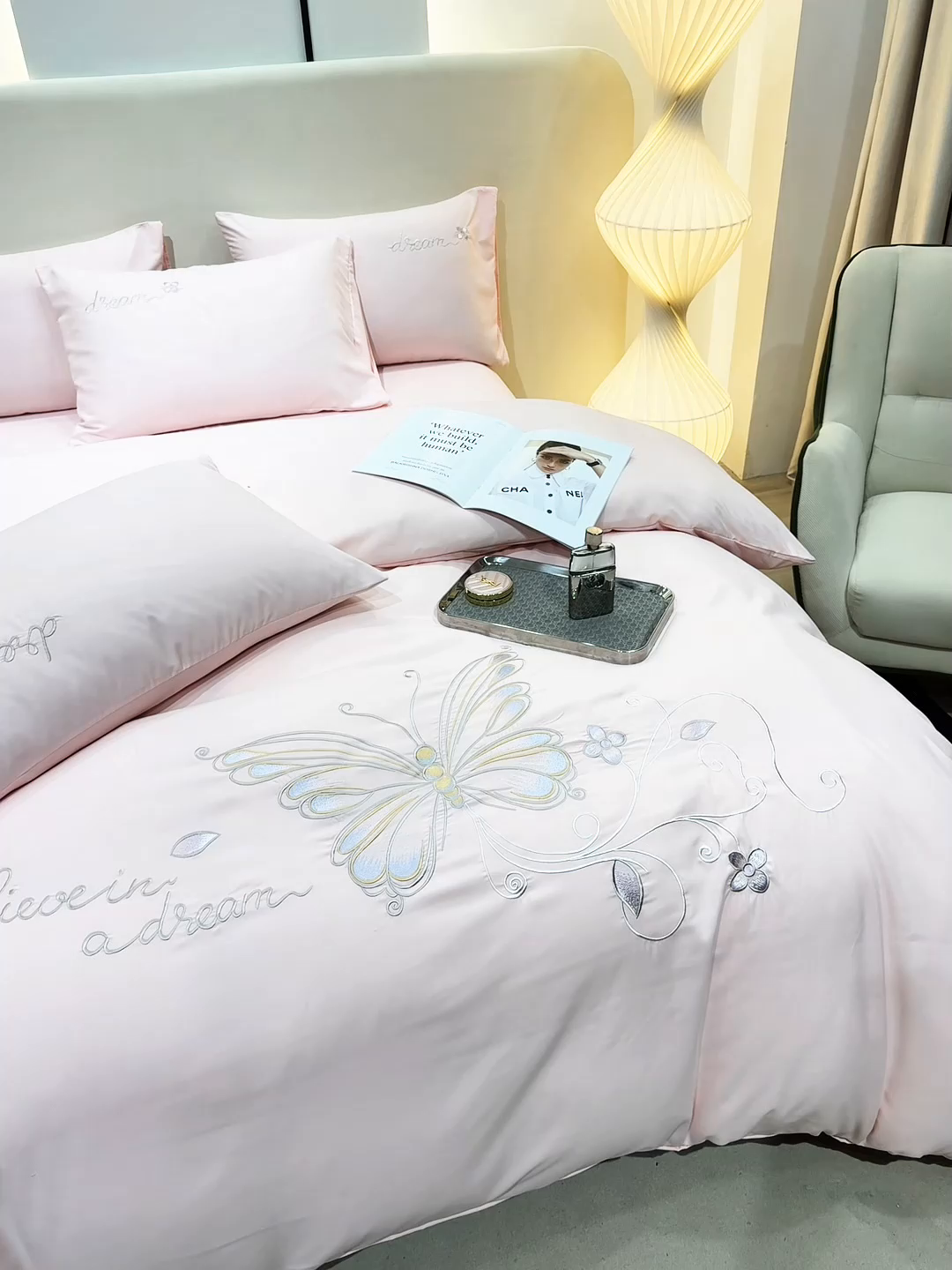 91家纺网 家纺一手货源 找家纺 七七家纺 2026新款加厚精工刺绣四件套-蝶舞 蝶舞-粉玉