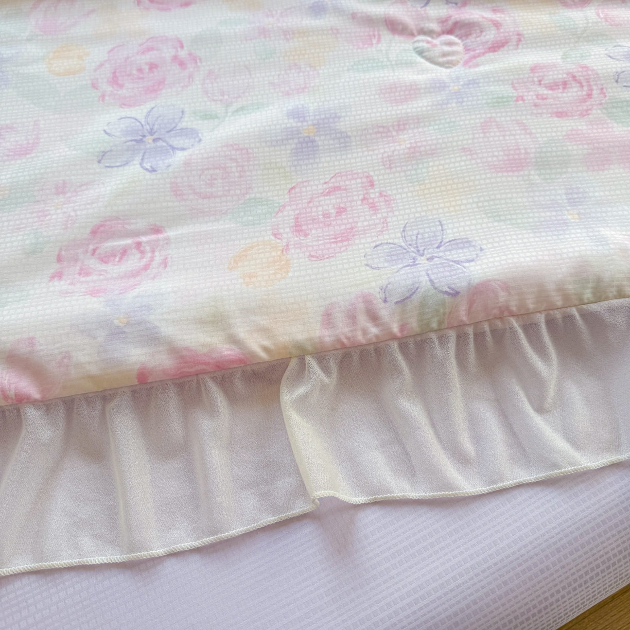 91家纺网 家纺一手货源 找家纺 赛丽雅 2026新款美人纱法式花边夏被四件套凉感冰丝提花单双人夏被系列夏凉被空调被 恬梦