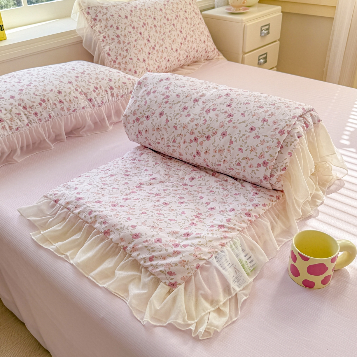 91家纺网 家纺一手货源 找家纺 赛丽雅 2026新款美人纱法式花边夏被四件套凉感冰丝提花单双人夏被系列夏凉被空调被 花楹