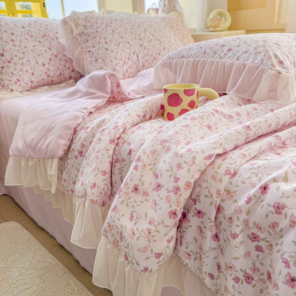 91家纺网 家纺一手货源 找家纺 赛丽雅 2026新款美人纱法式花边夏被四件套凉感冰丝提花单双人夏被系列夏凉被空调被 花楹