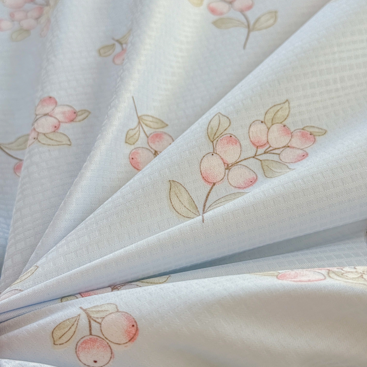 91家纺网 家纺一手货源 找家纺 赛丽雅 2026新款美人纱法式花边夏被四件套凉感冰丝提花单双人夏被系列夏凉被空调被 朵朵