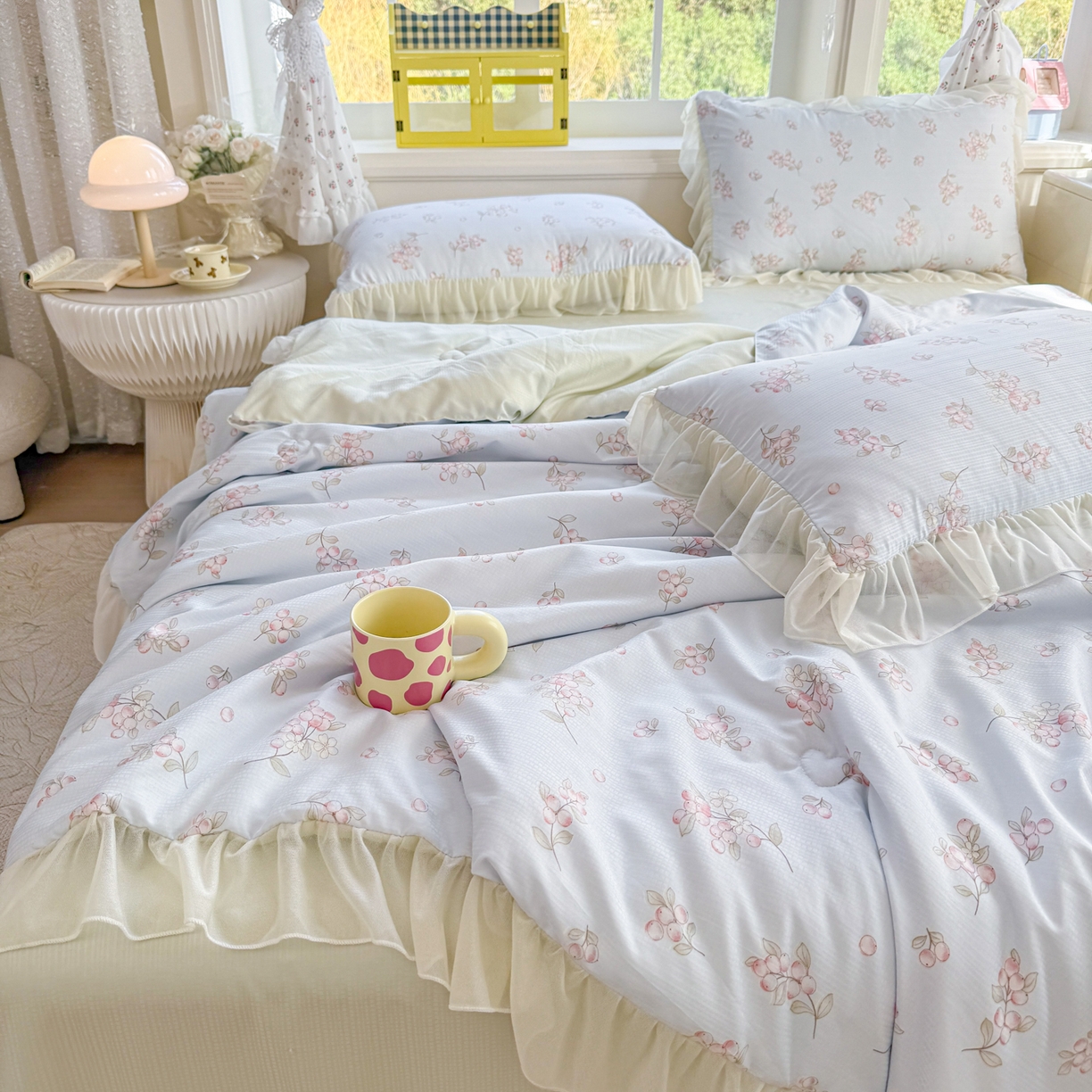 91家纺网 家纺一手货源 找家纺 赛丽雅 2026新款美人纱法式花边夏被四件套凉感冰丝提花单双人夏被系列夏凉被空调被 朵朵