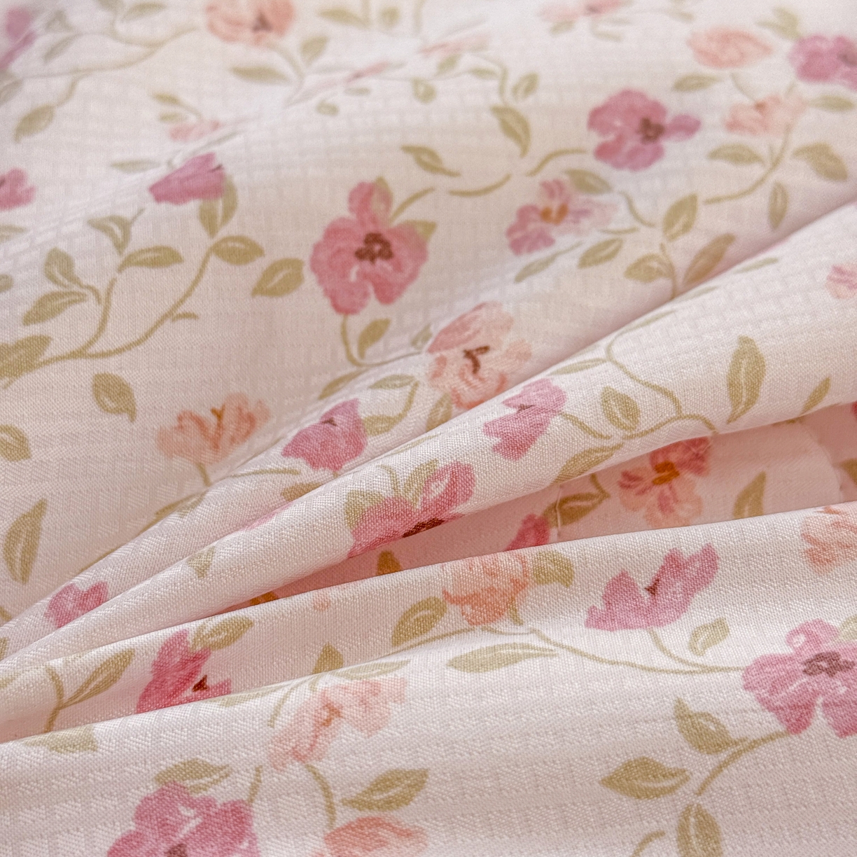 91家纺网 家纺一手货源 找家纺 赛丽雅 2026新款美人纱法式花边夏被四件套凉感冰丝提花单双人夏被系列夏凉被空调被 花楹