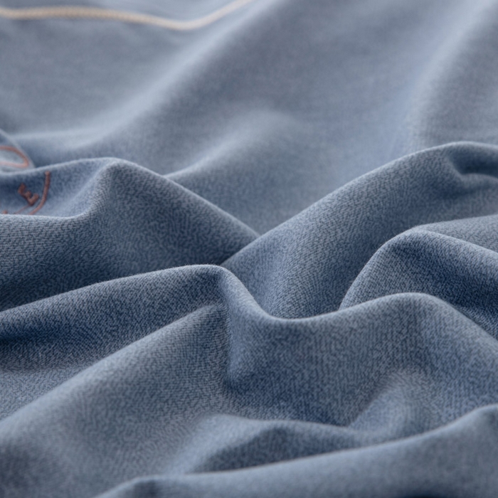 91家纺网 家纺一手货源 找家纺 缘舒家纺 2025新款全棉加厚工艺款绣花磨毛四件套 自由格调-湖蓝