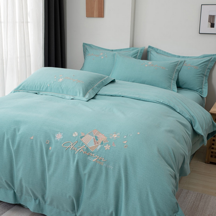 91家纺网 家纺一手货源 找家纺 缘舒家纺 2025新款全棉加厚工艺款绣花磨毛四件套 雪国春语-浅绿