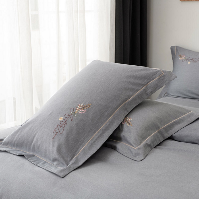 91家纺网 家纺一手货源 找家纺 缘舒家纺 2025新款全棉加厚工艺款绣花磨毛四件套 自由格调-银灰