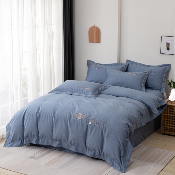 91家纺网 家纺一手货源 找家纺 缘舒家纺 2025新款全棉加厚工艺款绣花磨毛四件套 自由格调-湖蓝