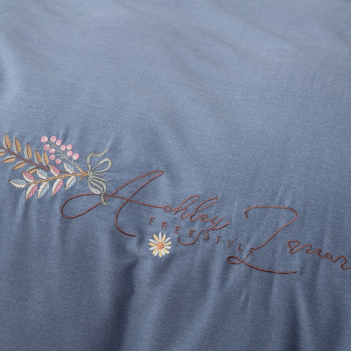 91家纺网 家纺一手货源 找家纺 缘舒家纺 2025新款全棉加厚工艺款绣花磨毛四件套 自由格调-湖蓝