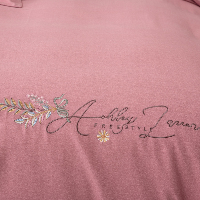 91家纺网 家纺一手货源 找家纺 缘舒家纺 2025新款全棉加厚工艺款绣花磨毛四件套 自由格调-豆沙