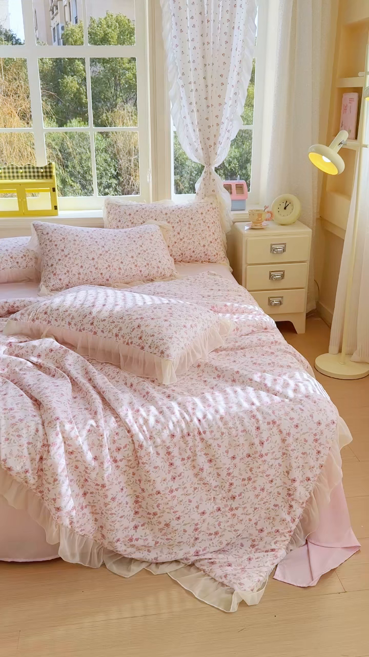 91家纺网 家纺一手货源 找家纺 赛丽雅 2026新款美人纱法式花边夏被四件套凉感冰丝提花单双人夏被系列夏凉被空调被 花楹