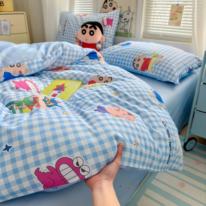 91家纺网 家纺一手货源 找家纺 曼之夏 2026新款全棉卡通印花四件套系列-蜡笔小新 蓝格小新