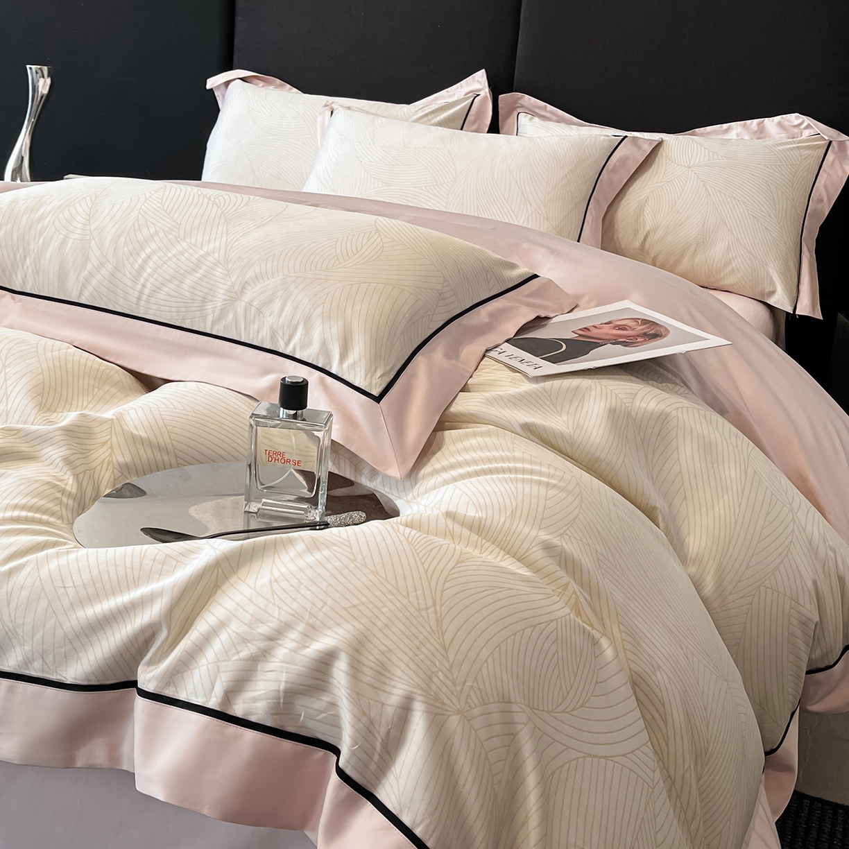 91家纺网 家纺一手货源 找家纺 置顶家纺 2026新款亲肤数码印花拼角四件套凌枫 凌枫-白+粉