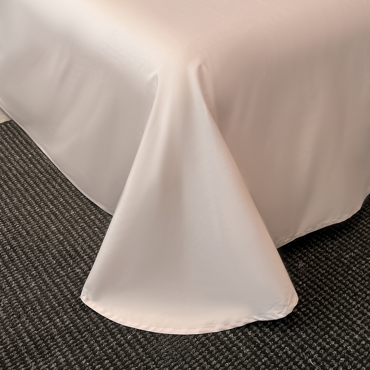 91家纺网 家纺一手货源 找家纺 （总）置顶家纺 2026新款亲肤数码印花拼角四件套凌枫