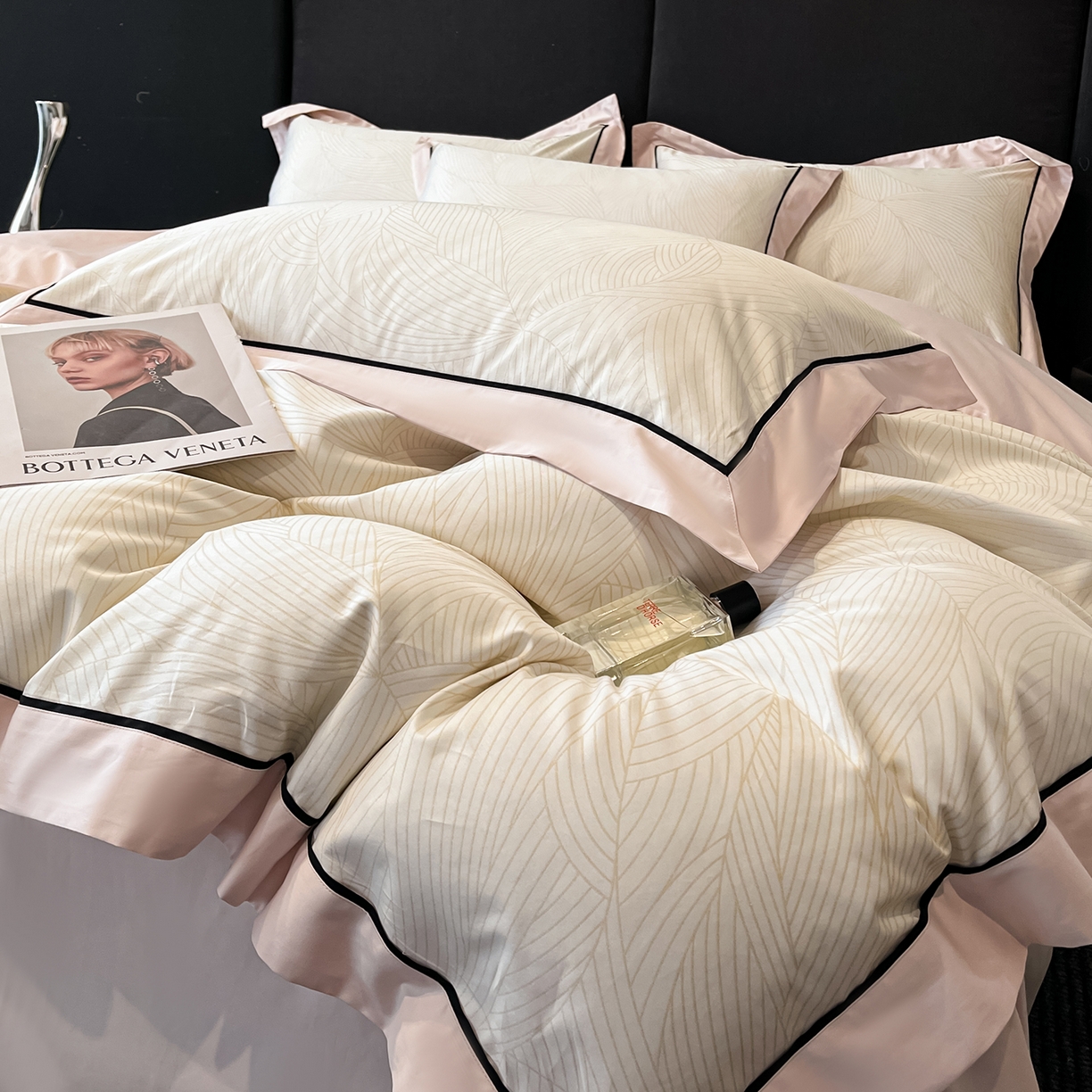 91家纺网 家纺一手货源 找家纺 置顶家纺 2026新款亲肤数码印花拼角四件套凌枫 凌枫-白+粉