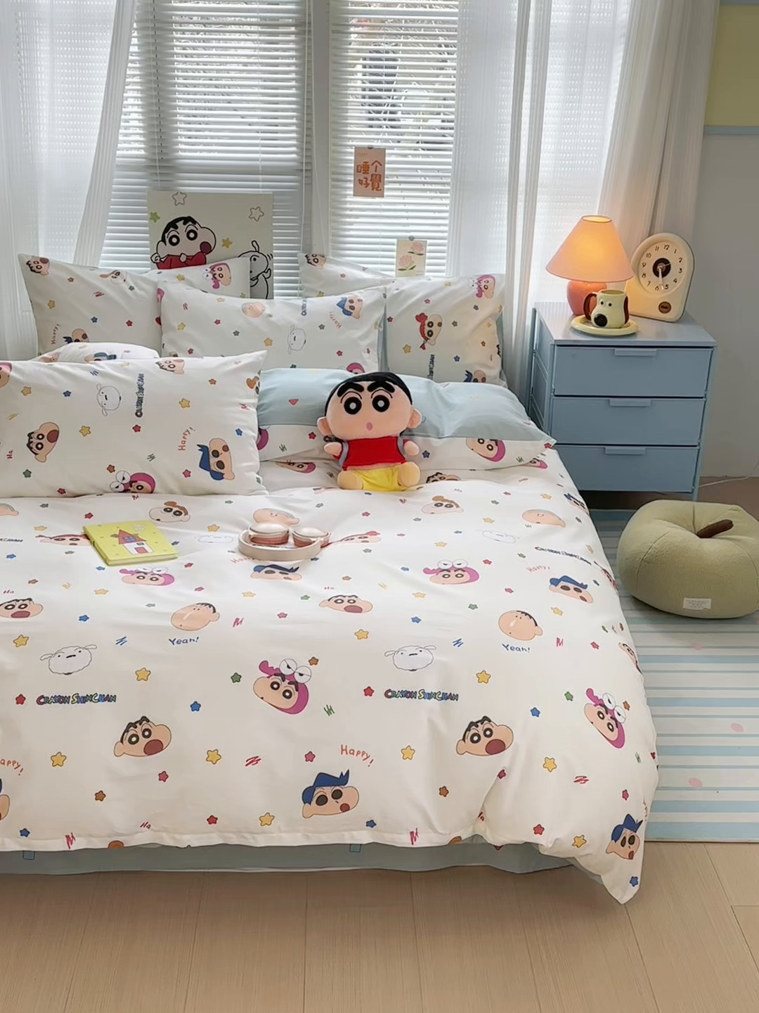 91家纺网 家纺一手货源 找家纺 曼之夏 2026新款全棉卡通印花四件套系列-蜡笔小新 小新派对