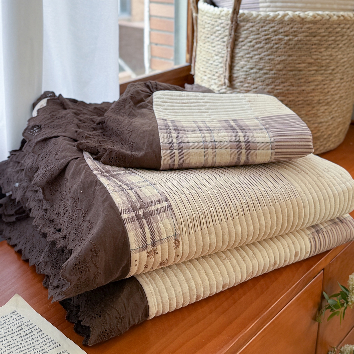 91家纺网 家纺一手货源 找家纺 桃子家居 2026新款韩版纯棉花边法式花卉碎花水洗原生态纯棉棉麻多功能床盖三件套 棉麻床盖-摩卡时光