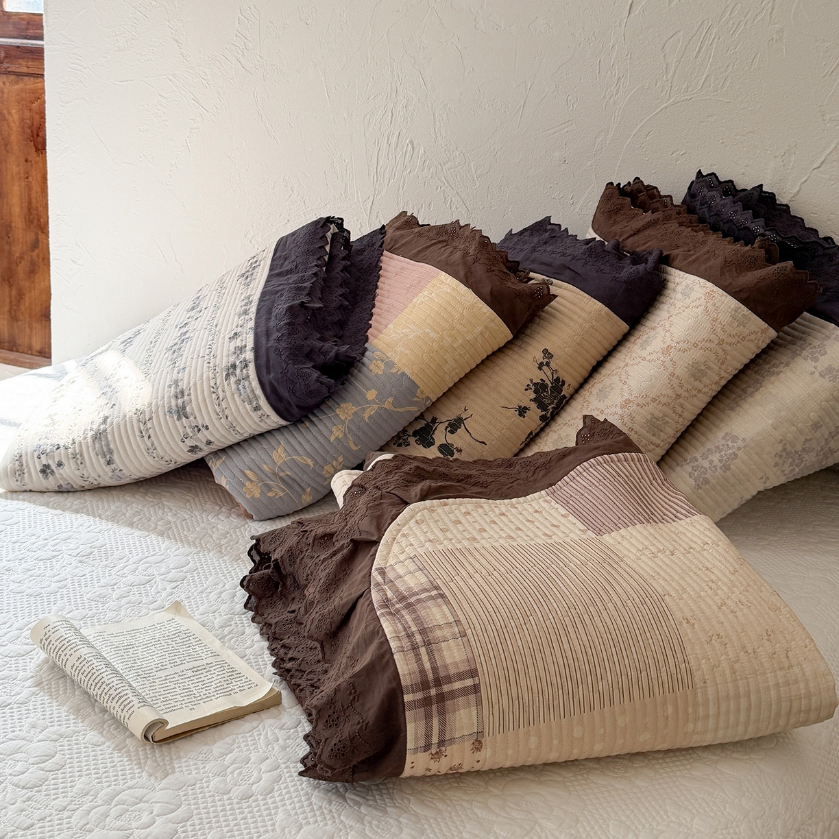 91家纺网 家纺一手货源 找家纺 桃子家居 2026新款韩版纯棉花边法式花卉碎花水洗原生态纯棉棉麻多功能床盖三件套 组合