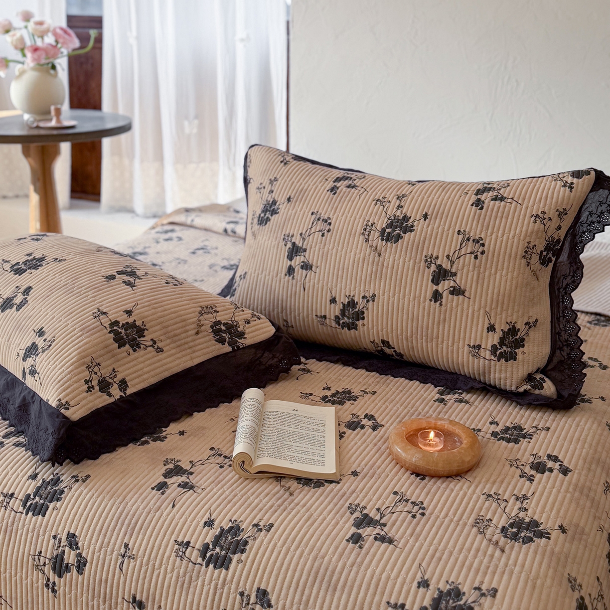 91家纺网 家纺一手货源 找家纺 桃子家居 2026新款韩版纯棉花边法式花卉碎花水洗原生态纯棉棉麻多功能床盖三件套 棉麻床盖-拾穗咖