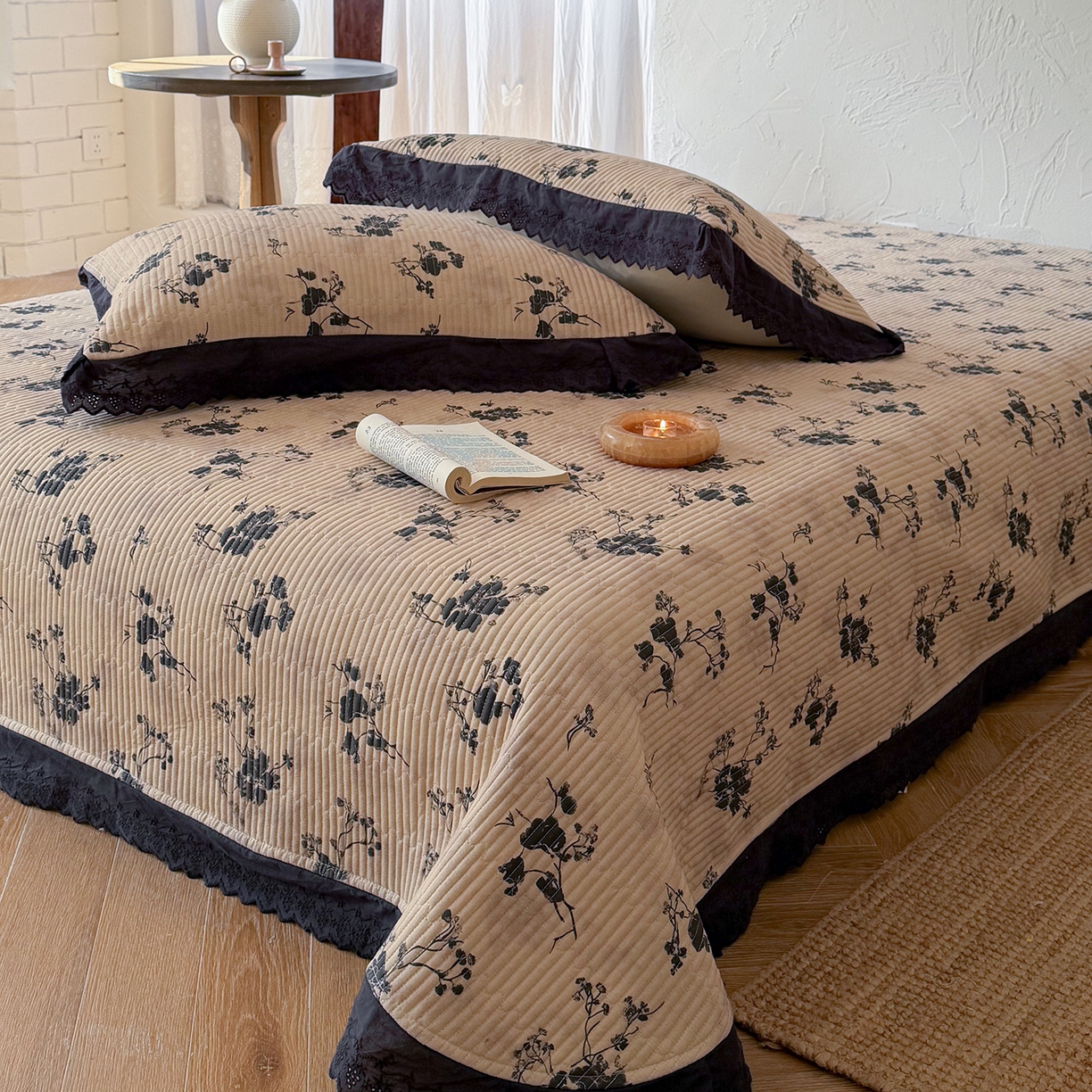 91家纺网 家纺一手货源 找家纺 桃子家居 2026新款韩版纯棉花边法式花卉碎花水洗原生态纯棉棉麻多功能床盖三件套 棉麻床盖-拾穗咖