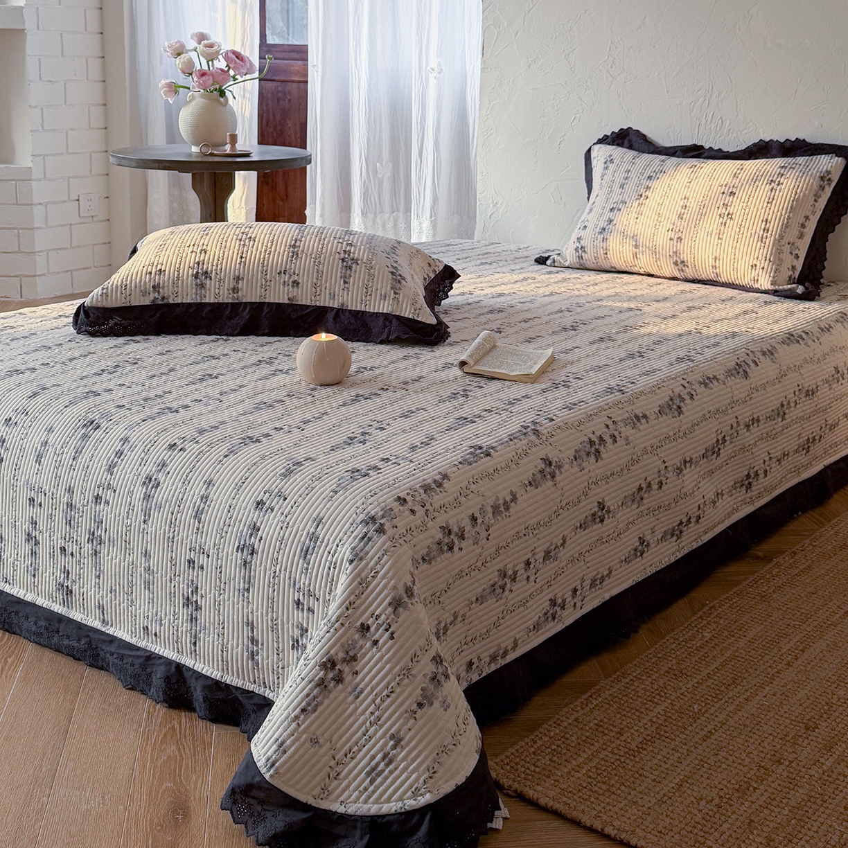 91家纺网 家纺一手货源 找家纺 桃子家居 2026新款韩版纯棉花边法式花卉碎花水洗原生态纯棉棉麻多功能床盖三件套 棉麻床盖-兰亭序蓝