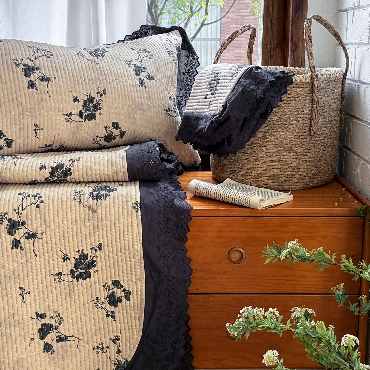 91家纺网 家纺一手货源 找家纺 桃子家居 2026新款韩版纯棉花边法式花卉碎花水洗原生态纯棉棉麻多功能床盖三件套 棉麻床盖-拾穗咖