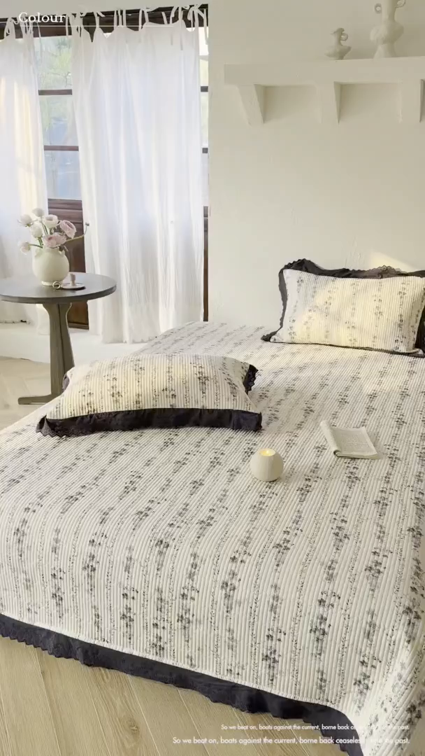 91家纺网 家纺一手货源 找家纺 桃子家居 2026新款韩版纯棉花边法式花卉碎花水洗原生态纯棉棉麻多功能床盖三件套 棉麻床盖-兰亭序蓝