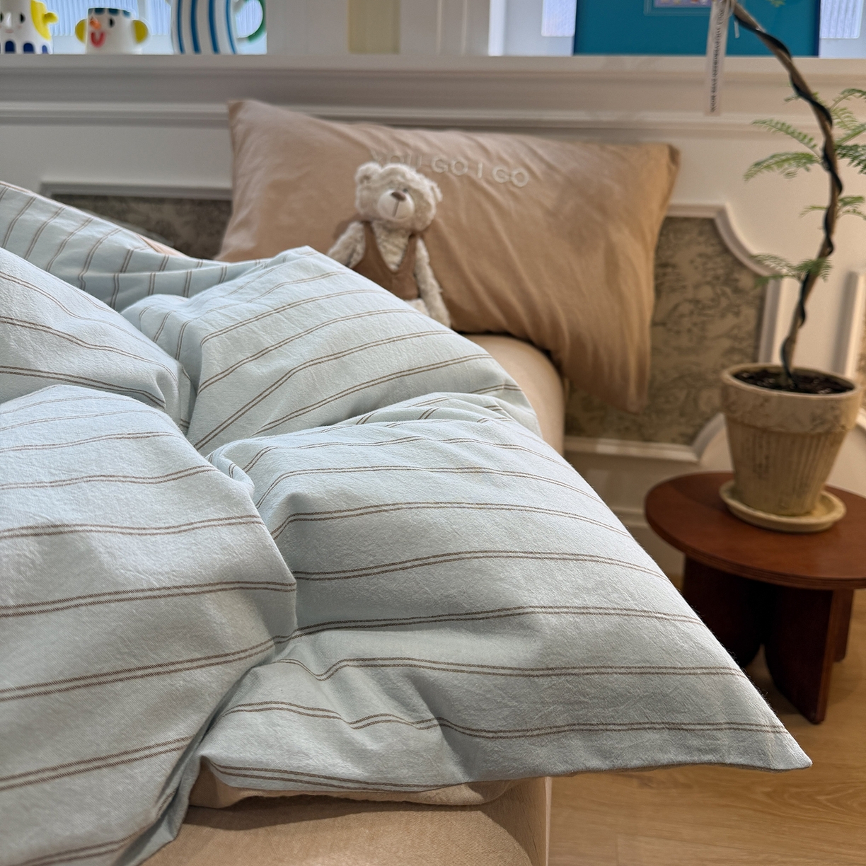 91家纺网 家纺一手货源 找家纺 曼町家居 2026春夏新款全棉纯棉色织水洗棉字母刺绣四件套 海盐