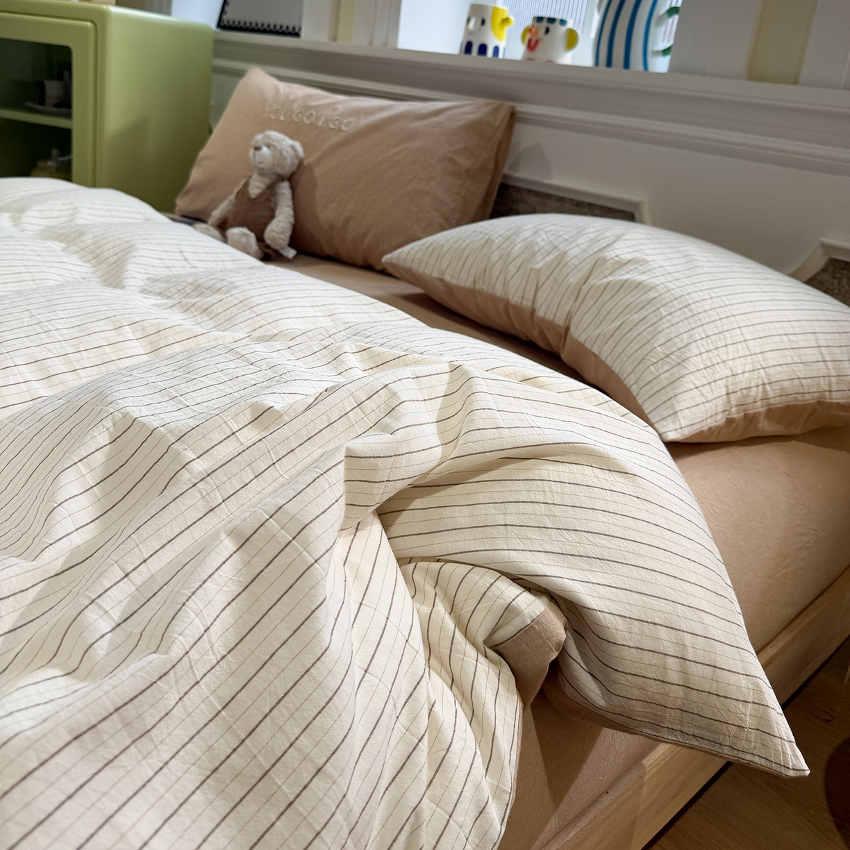 91家纺网 家纺一手货源 找家纺 曼町家居 2026春夏新款全棉纯棉色织水洗棉字母刺绣四件套 奶芙