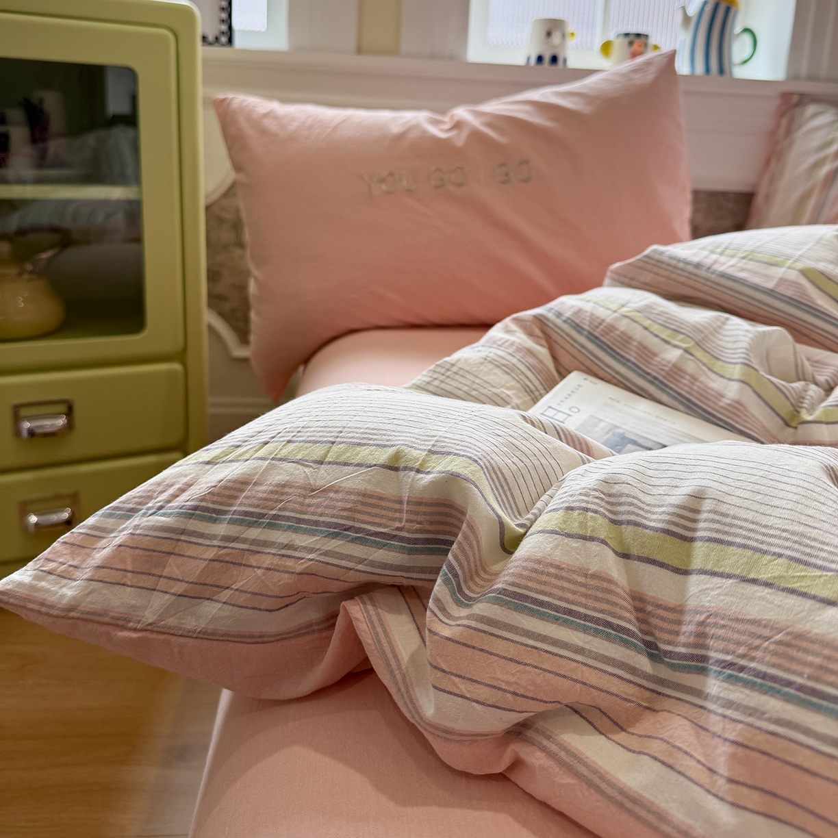 91家纺网 家纺一手货源 找家纺 曼町家居 2026春夏新款全棉纯棉色织水洗棉字母刺绣四件套 软糖