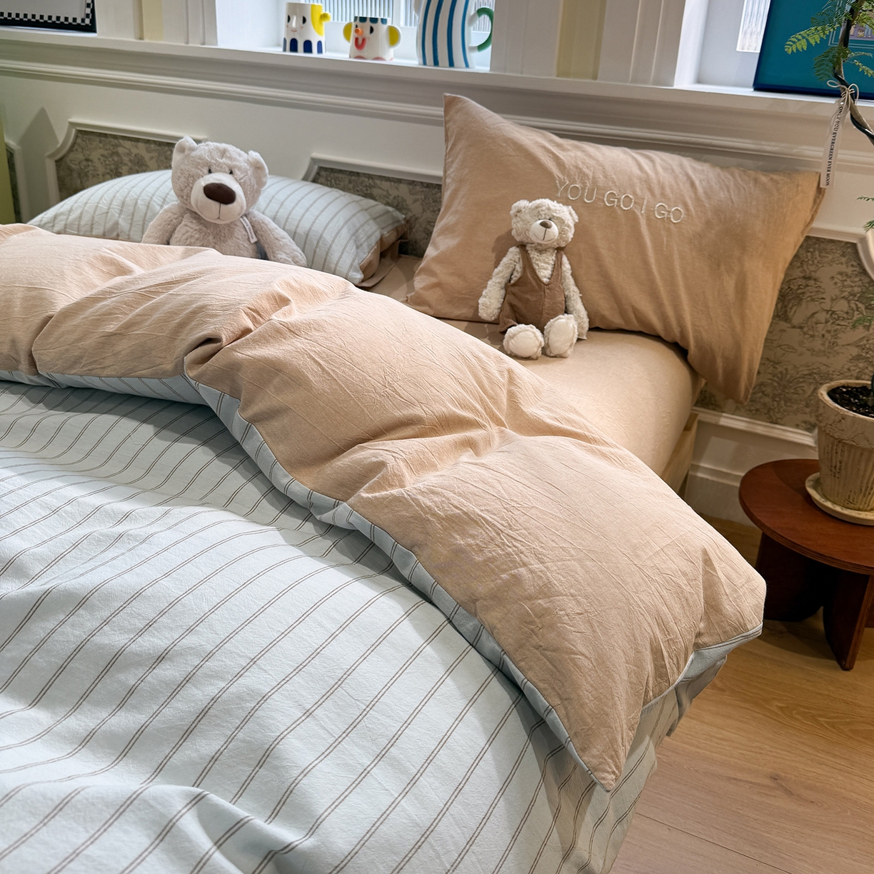 91家纺网 家纺一手货源 找家纺 曼町家居 2026春夏新款全棉纯棉色织水洗棉字母刺绣四件套 海盐