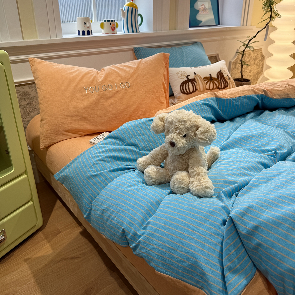 91家纺网 家纺一手货源 找家纺 曼町家居 2026春夏新款全棉纯棉色织水洗棉字母刺绣四件套 云辰