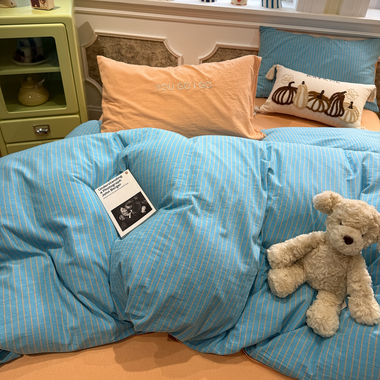 91家纺网 家纺一手货源 找家纺 曼町家居 2026春夏新款全棉纯棉色织水洗棉字母刺绣四件套 云辰