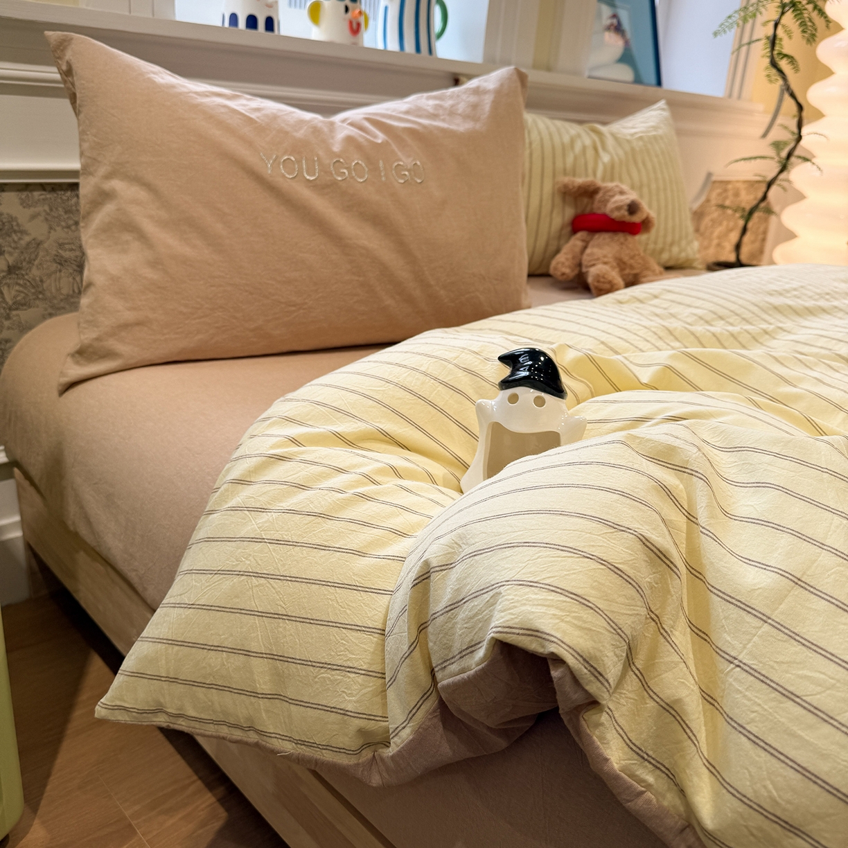 91家纺网 家纺一手货源 找家纺 曼町家居 2026春夏新款全棉纯棉色织水洗棉字母刺绣四件套 浅夏