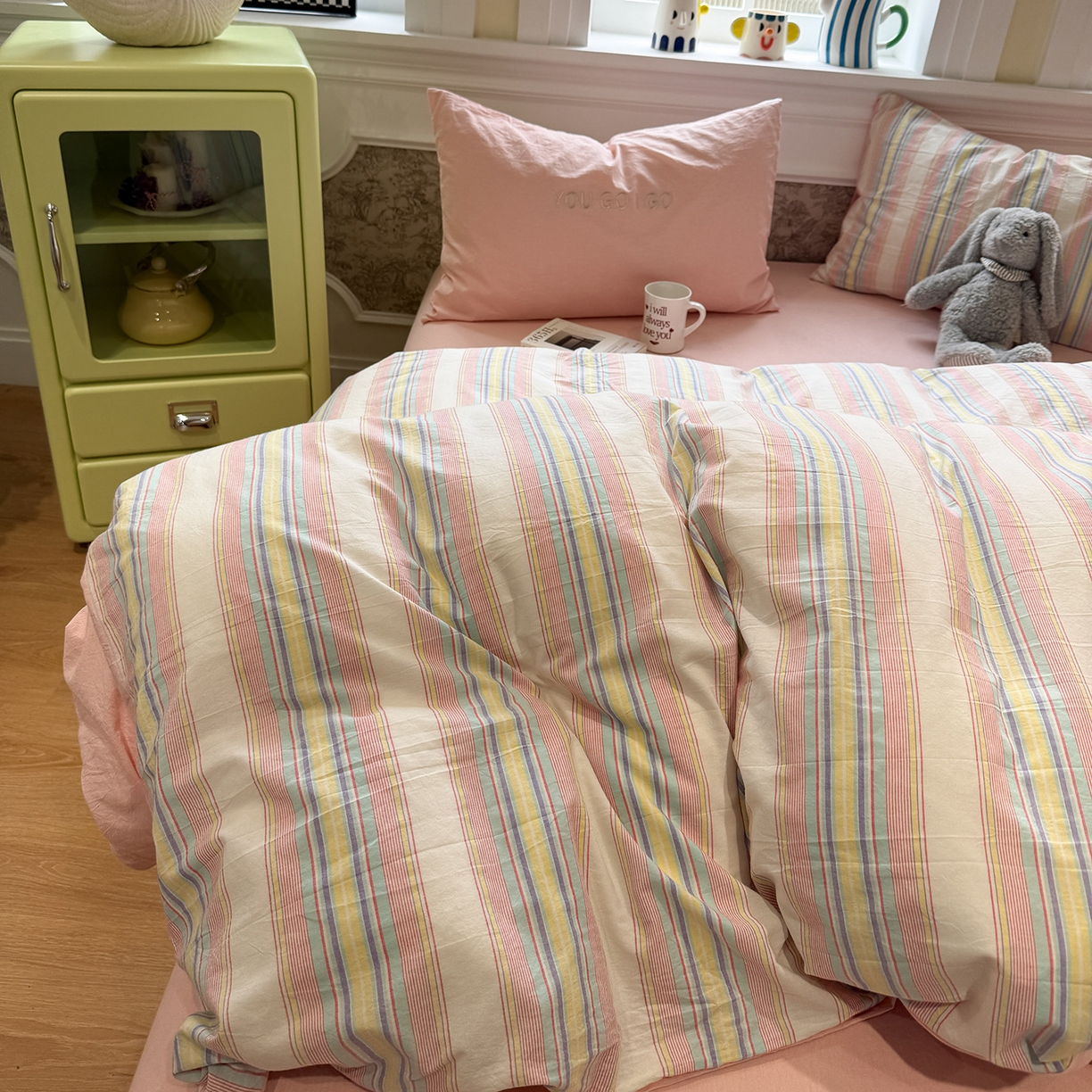 91家纺网 家纺一手货源 找家纺 曼町家居 2026春夏新款全棉纯棉色织水洗棉字母刺绣四件套 千寻