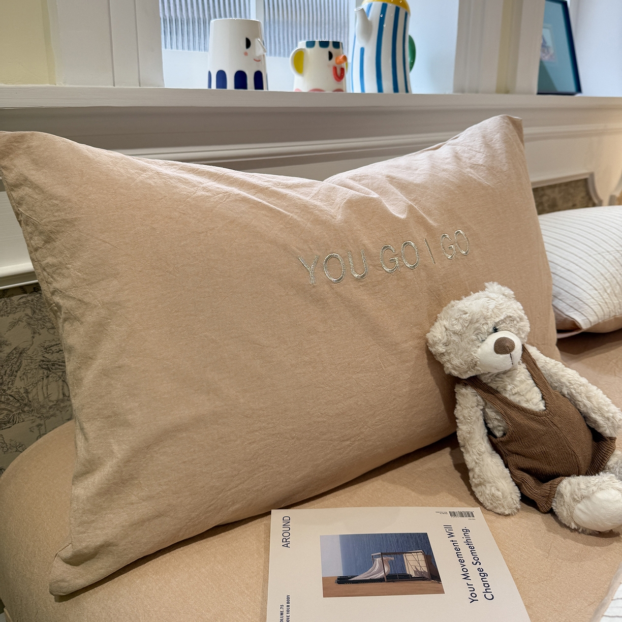 91家纺网 家纺一手货源 找家纺 曼町家居 2026春夏新款全棉纯棉色织水洗棉字母刺绣四件套 奶芙