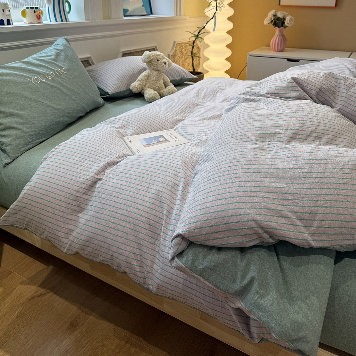 91家纺网 家纺一手货源 找家纺 曼町家居 2026春夏新款全棉纯棉色织水洗棉字母刺绣四件套 岛雾