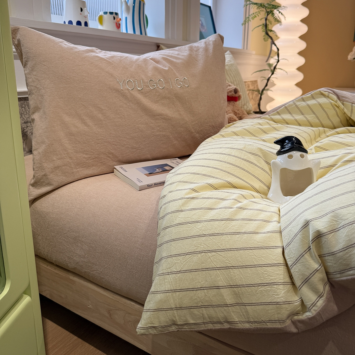 91家纺网 家纺一手货源 找家纺 曼町家居 2026春夏新款全棉纯棉色织水洗棉字母刺绣四件套 浅夏