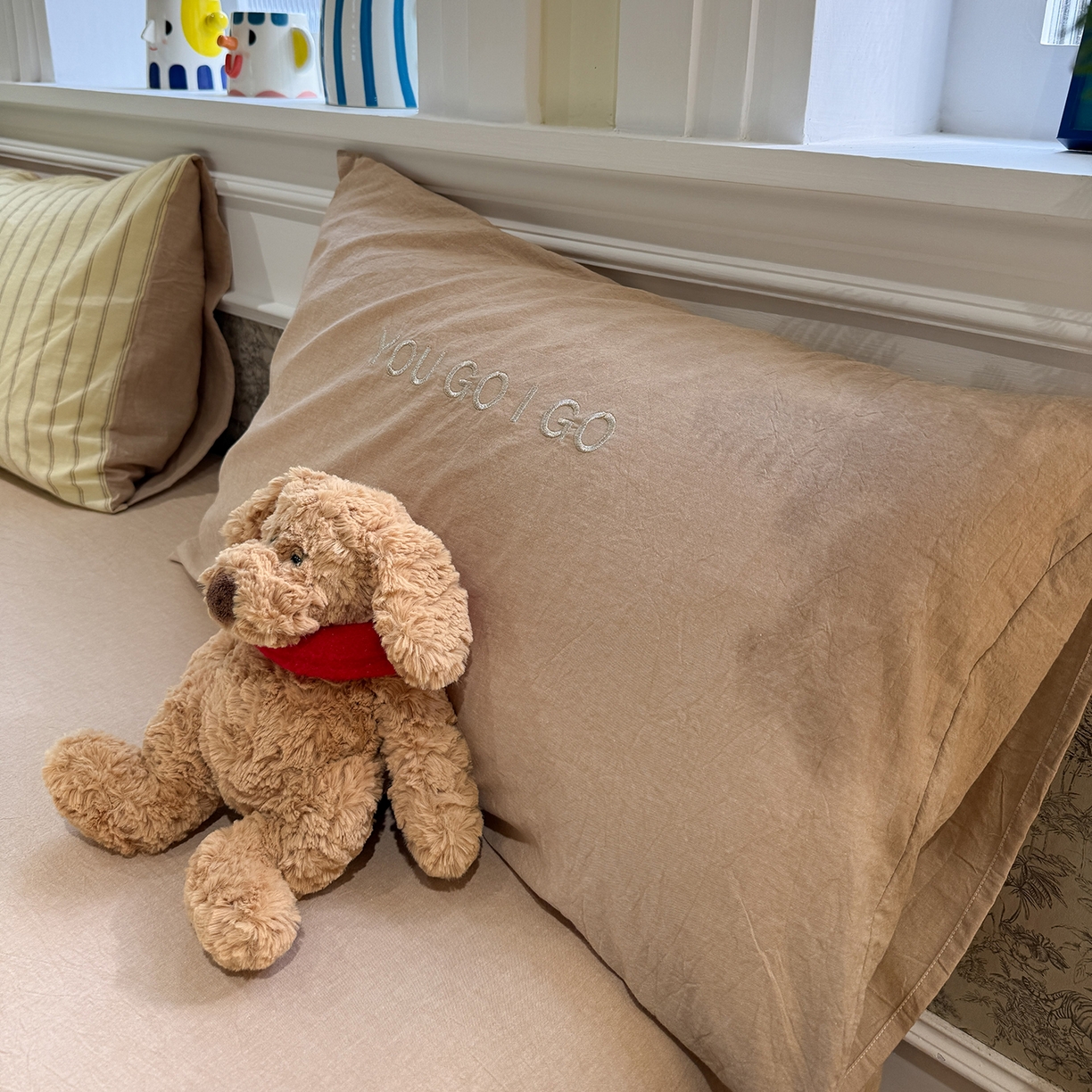 91家纺网 家纺一手货源 找家纺 曼町家居 2026春夏新款全棉纯棉色织水洗棉字母刺绣四件套 浅夏