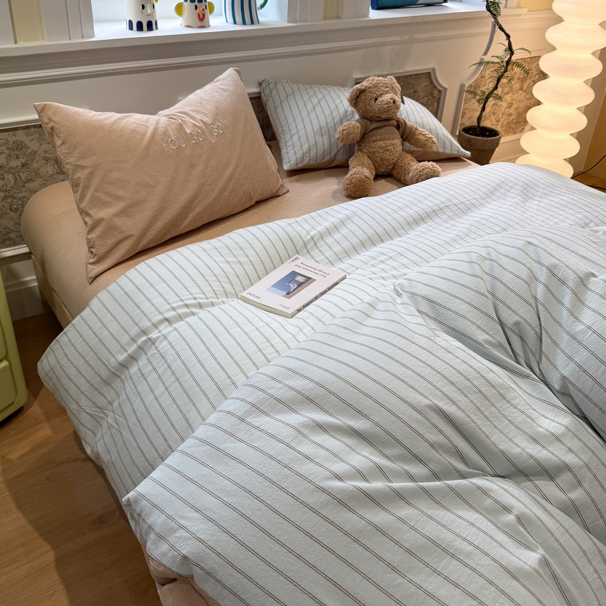 91家纺网 家纺一手货源 找家纺 曼町家居 2026春夏新款全棉纯棉色织水洗棉字母刺绣四件套 海盐