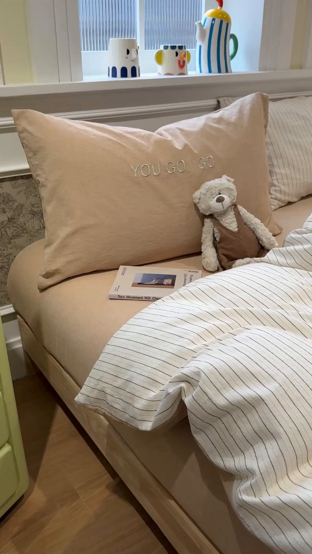 91家纺网 家纺一手货源 找家纺 曼町家居 2026春夏新款全棉纯棉色织水洗棉字母刺绣四件套 奶芙