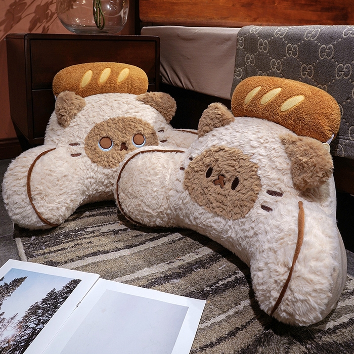 91家纺网 家纺一手货源 找家纺 仟亿莱 2026新款面包歪耳暹罗猫拥抱式腰靠 豆眼暹罗