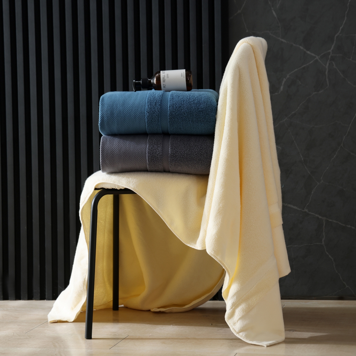 91家纺网 家纺一手货源 找家纺 朴尔家纺-毛巾被 2026年新品悠哲系列纯色全棉纯棉缎档加大加厚浴巾 组合图仅供参考不可下单 90x180cm/条